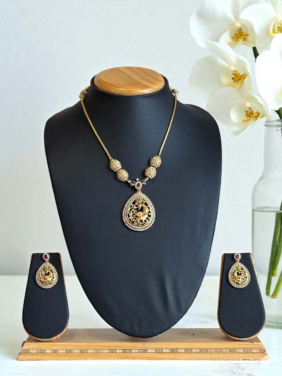 Kemp Stones Peacock Pendant set