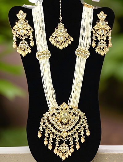 Pachi Kundan Long Rani Haar Pendant Set with Maangtikka