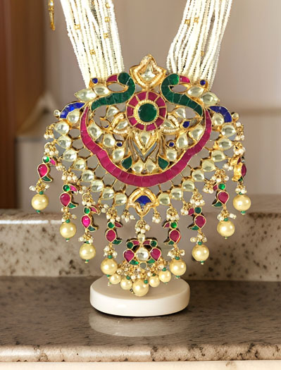 Pachi Kundan Long Rani Haar Pendant Set with Maangtikka