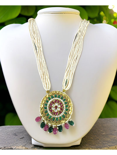 Gorgeous Long necklace with Pachi Kundan Pendant