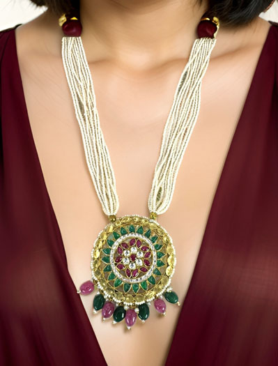 Gorgeous Long necklace with Pachi Kundan Pendant