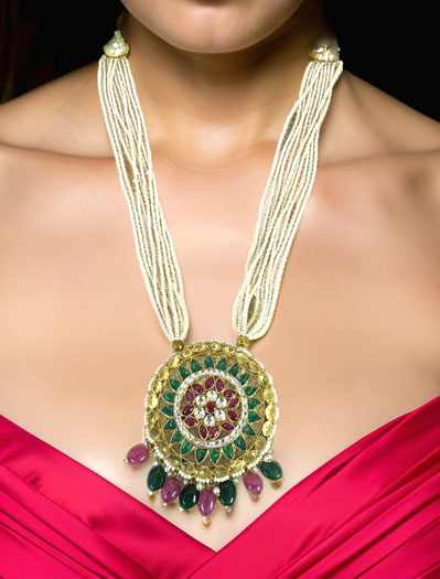 Gorgeous Long necklace with Pachi Kundan Pendant