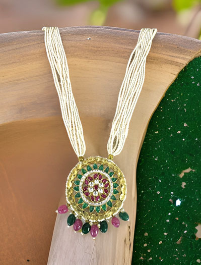 Gorgeous Long necklace with Pachi Kundan Pendant