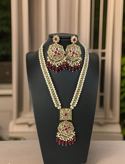 Kundan Long necklace set with maangtika