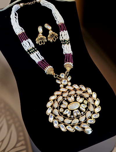 Fine Quality Kundan Pendant Necklace Set