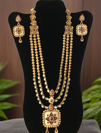 Traditional Rajwadi Kundan Long Rani Haar with earrings