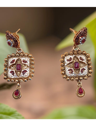 Traditional Rajwadi Kundan Long Rani Haar with earrings