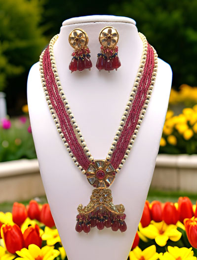 Stylish Pearl Kundan Necklace Set