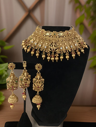 Varalaxmi Antique Choker Set