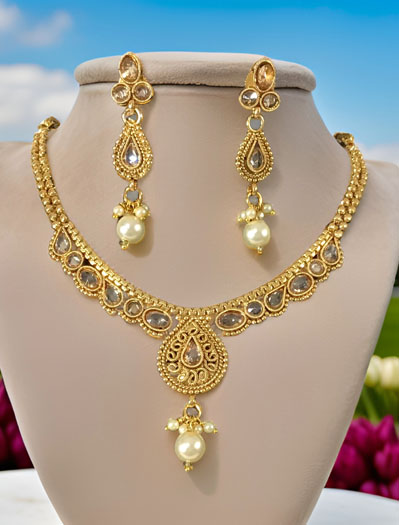 Antique Gold Kundan Choker Set