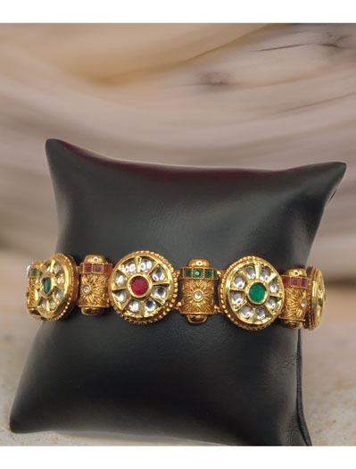 Fancy Kundan Loose Bracelets in Gold polish