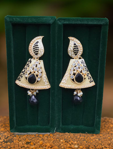 Stylish Black Meenakari Earrings