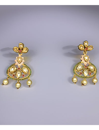 Delicate Pearl Kundan Pendant Set