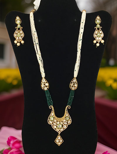 Handcrafted emerald kundan long necklace set