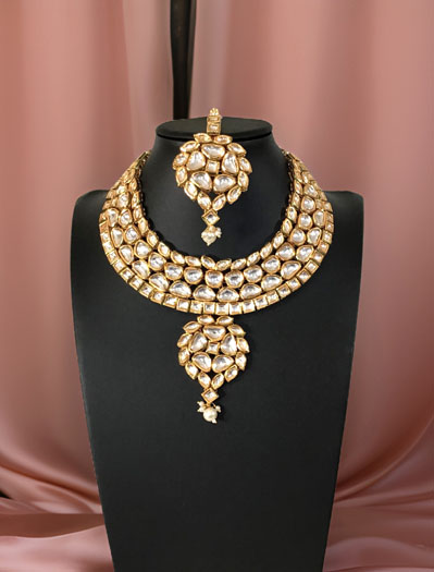 Gold Plated Premium Quality Kundan Choker Set