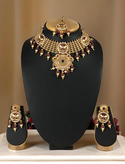 Antique gold finish rajwadi meenakari choker set with maangtika