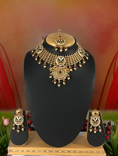 Antique gold finish rajwadi meenakari choker set with maangtika