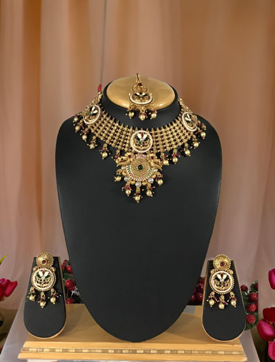 Antique gold finish rajwadi meenakari choker set with maangtika