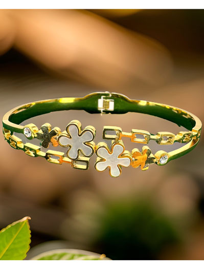 Flower Design 18k Gold Polish Charm  Bracelet