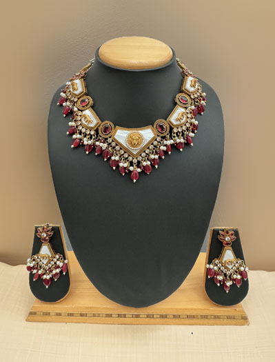 Sabyasachi Inspired Mother of Pearls Necklace Set