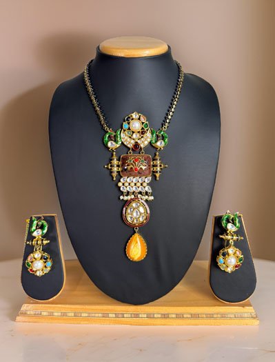 Exquisite Amrapali Fusion Pendant Necklace