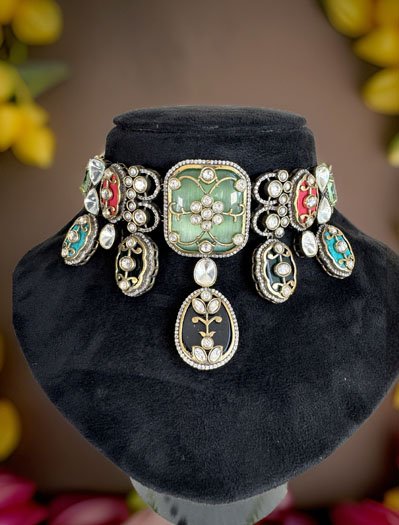 Amrapali Navratan Choker Set