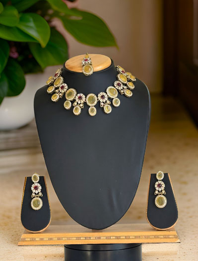 Premium Quality Monalisa Kundan Necklace Set