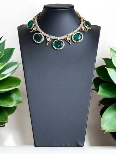 Celebrity Inspired Monalisa Kundan Necklace Set