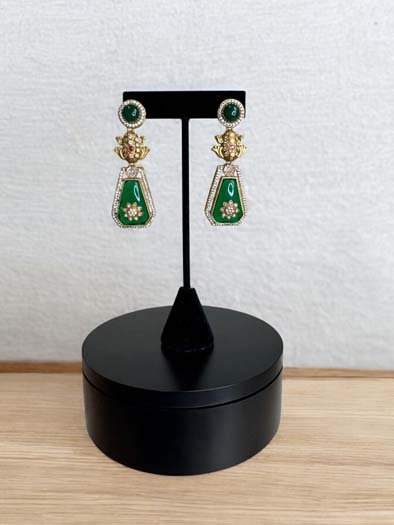 Amrapali Inspired Emerald Golden Hasli Set