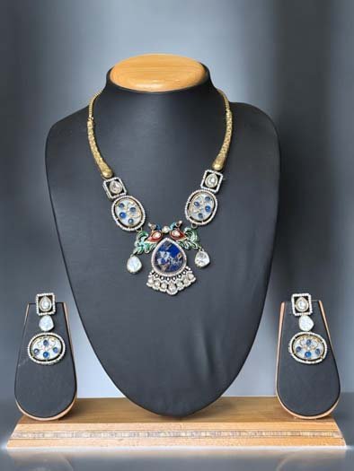 Amrapali Fusion Necklace Set