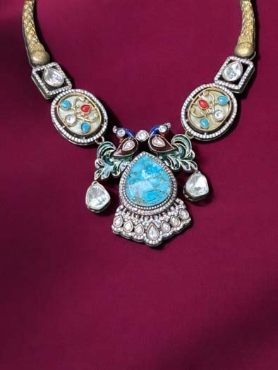 Amrapali Fusion Necklace Set