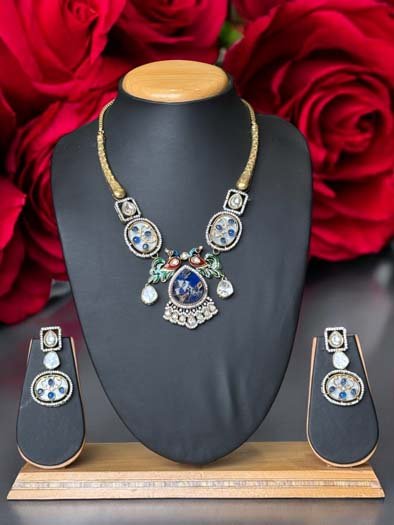 Amrapali Fusion Necklace Set