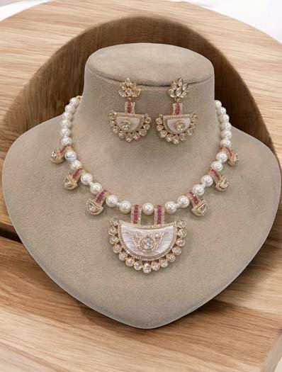 Mother of Pearls Designer Necklace Set