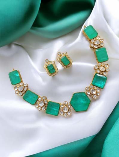 Famous Designer Monalisa Kundan Necklace Set