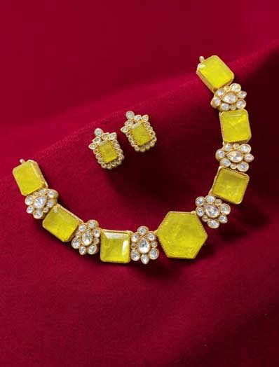 Famous Designer Monalisa Kundan Necklace Set