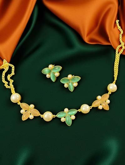 Trendy Summer Mother of Pearls Necklace Sets