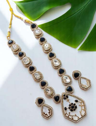 Sabyasachi Inspired Necklace set with MOP Pendant