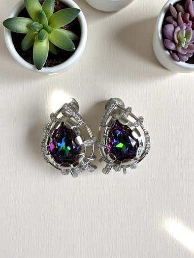 Shimmering Pear Cut Swarovski Stud Earrings (Rhodium)