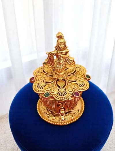 Beautiful Designer Rajwadi Polish Kumkum Dabbi