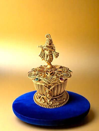 Beautiful Designer Rajwadi Polish Kumkum Dabbi