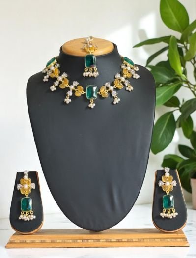 Super Elegant Mother of Pearls Designer Necklace Set
