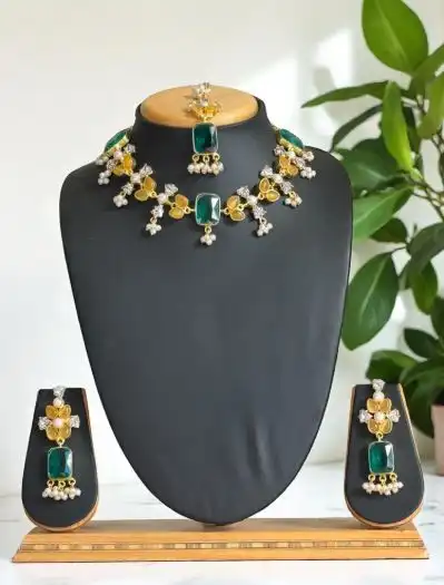 Super Elegant Mother of Pearls Designer Necklace Set