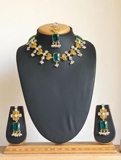 Super Elegant Mother of Pearls Designer Necklace Set