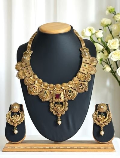 Antique Gold Finish Traditional Necklace Set