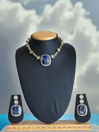 Gorgeous Doublet Stone Polki Kundan Hasli Set