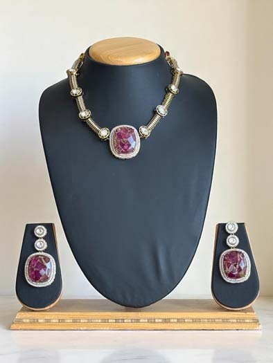 Gorgeous Doublet Stone Polki Kundan Hasli Set