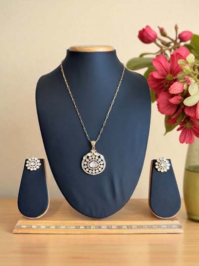 Premium Moissanite Kundan Pendant Set