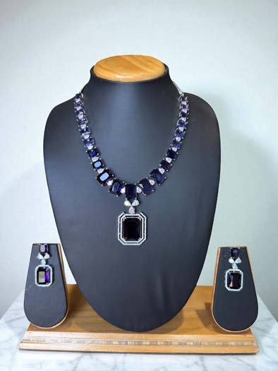 Stunning Glass Cut Designer Necklace Set