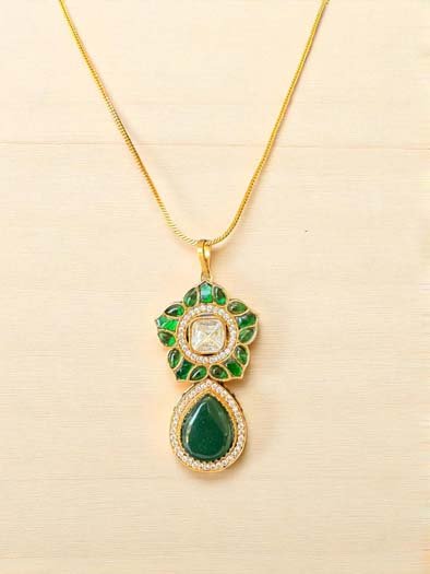 Antique Design Pendant set