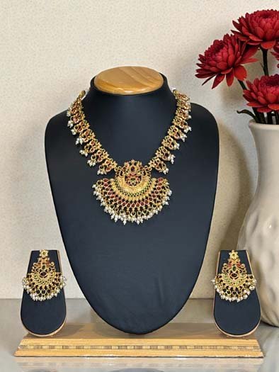 Elegant Rajwadi Necklace Set